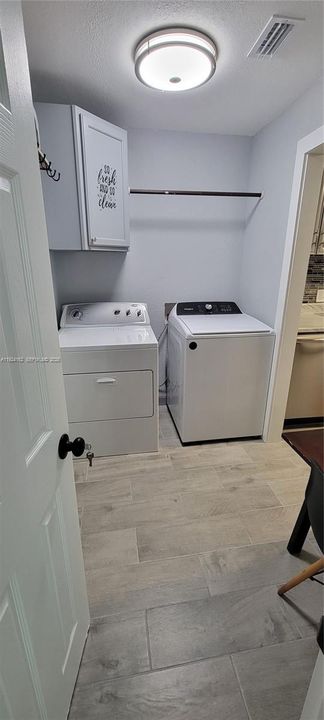 出租: $1,800 (1 贝兹, 1 浴室, 810 平方英尺)