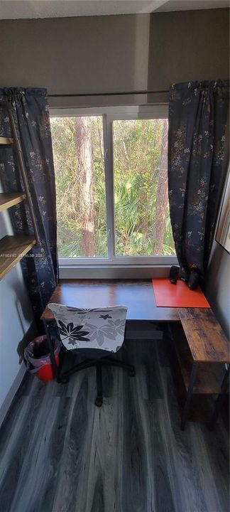 出租: $1,800 (1 贝兹, 1 浴室, 810 平方英尺)