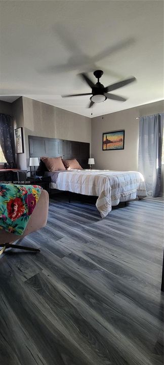 出租: $1,800 (1 贝兹, 1 浴室, 810 平方英尺)