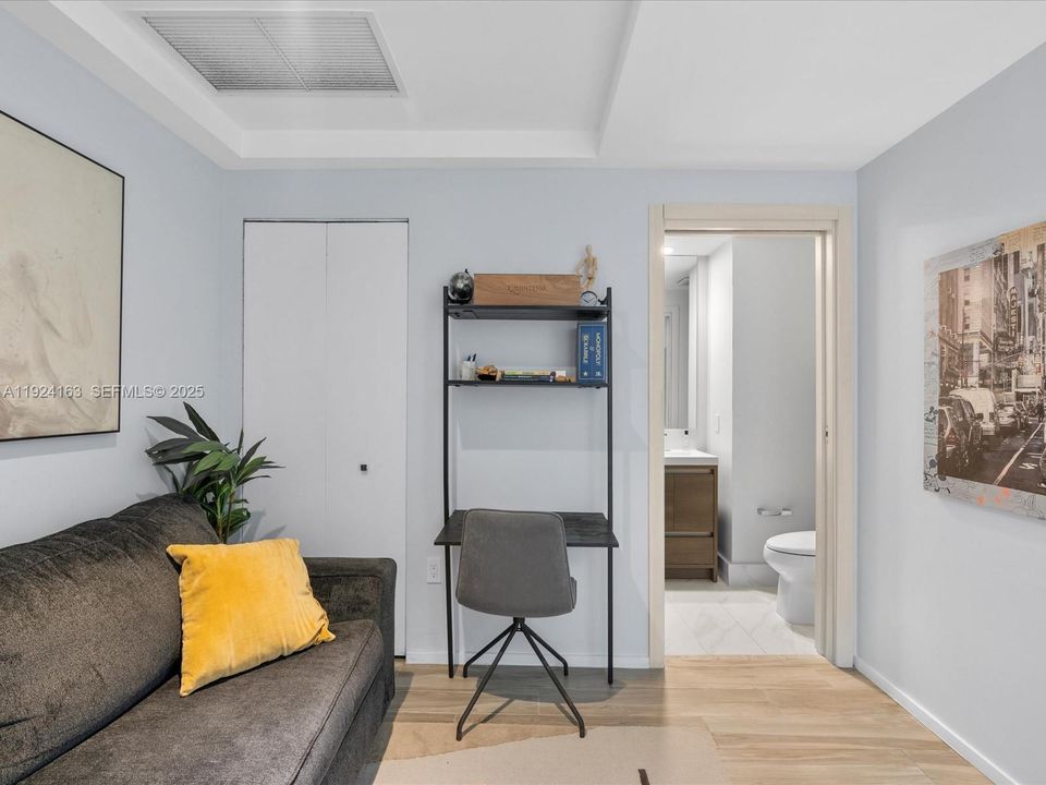 待售: $679,900 (1 贝兹, 1 浴室, 838 平方英尺)