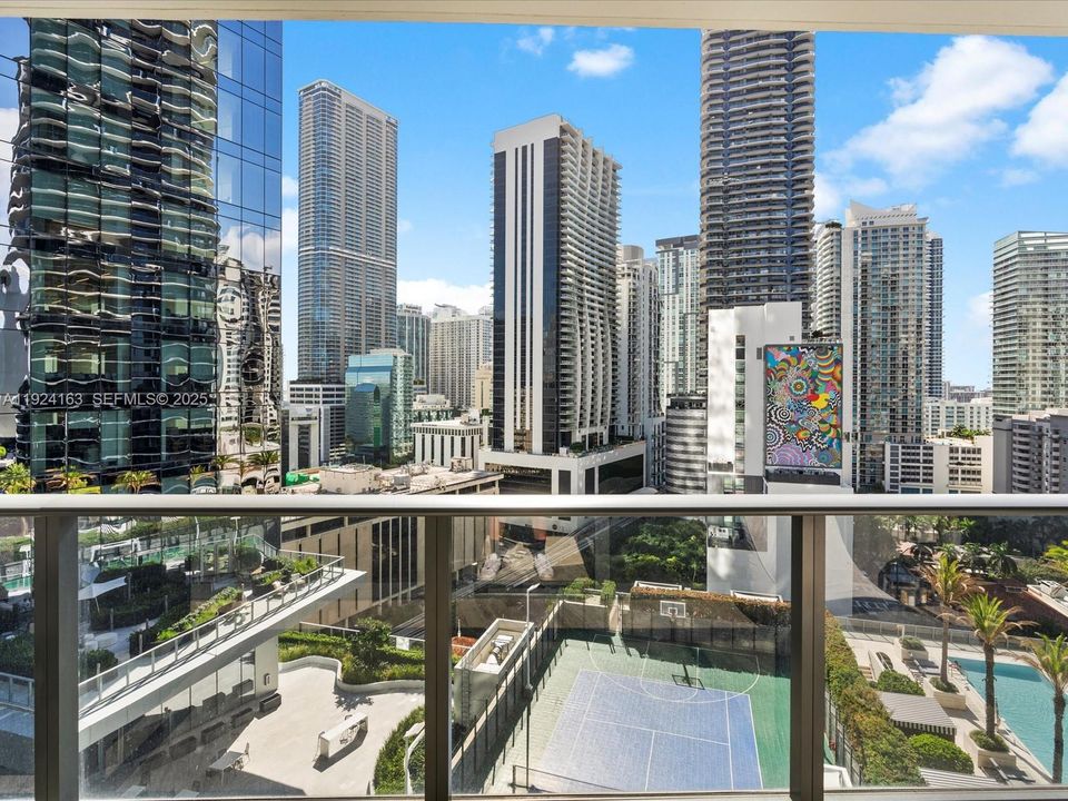 待售: $679,900 (1 贝兹, 1 浴室, 838 平方英尺)