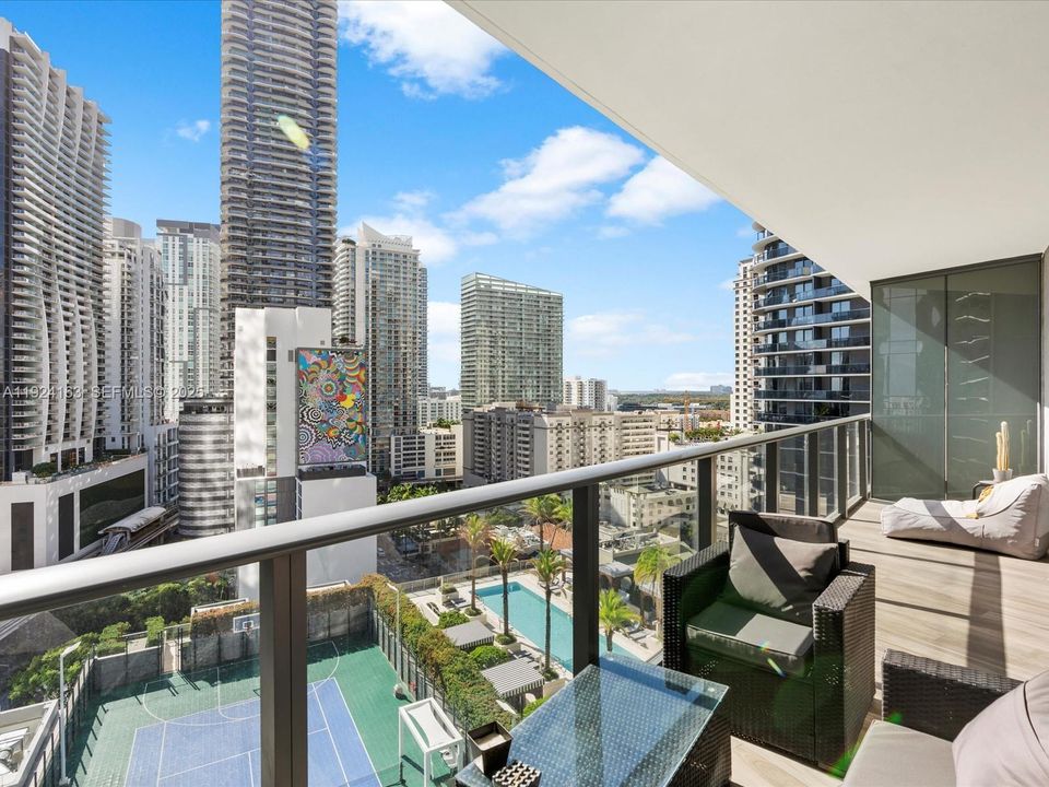 待售: $679,900 (1 贝兹, 1 浴室, 838 平方英尺)