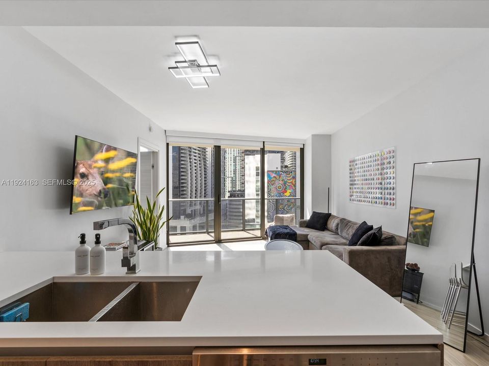 待售: $679,900 (1 贝兹, 1 浴室, 838 平方英尺)