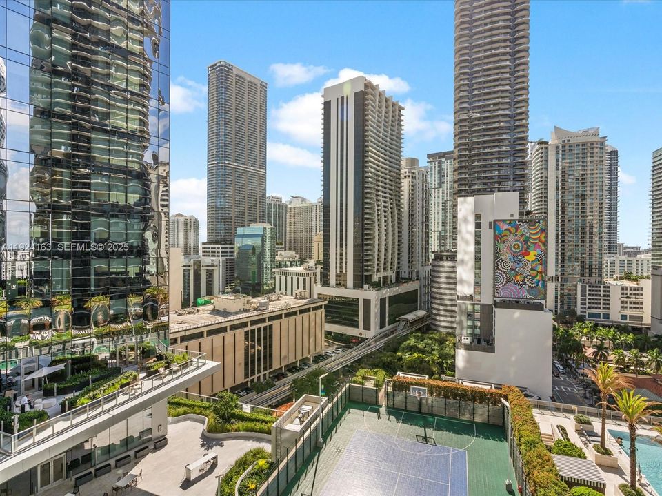 待售: $679,900 (1 贝兹, 1 浴室, 838 平方英尺)