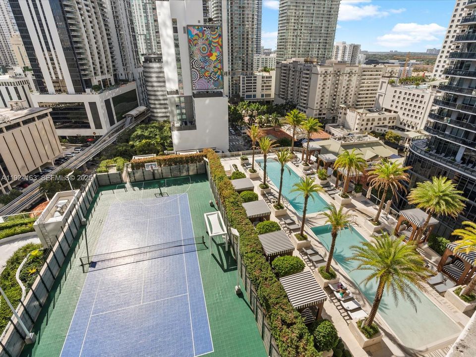 待售: $679,900 (1 贝兹, 1 浴室, 838 平方英尺)