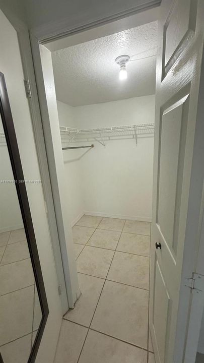 В аренду: $1,950 (3 спален, 2 ванн, 1099 Квадратных фут)