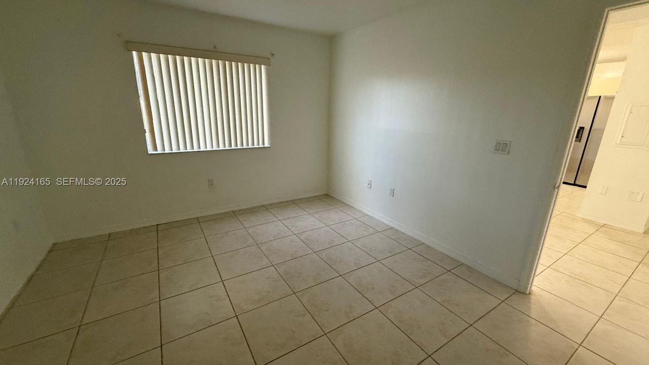 В аренду: $1,950 (3 спален, 2 ванн, 1099 Квадратных фут)