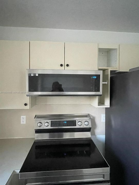 В аренду: $1,950 (3 спален, 2 ванн, 1099 Квадратных фут)