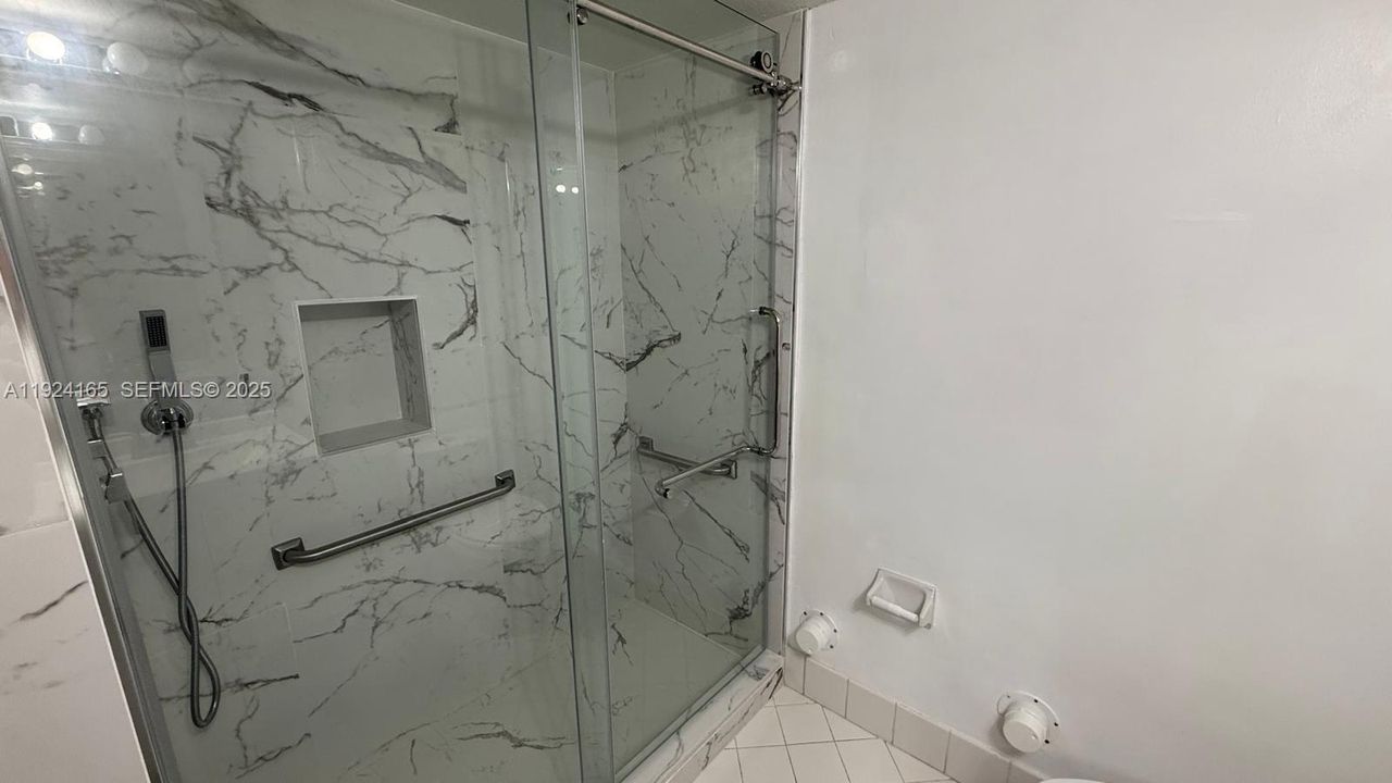 В аренду: $1,950 (3 спален, 2 ванн, 1099 Квадратных фут)