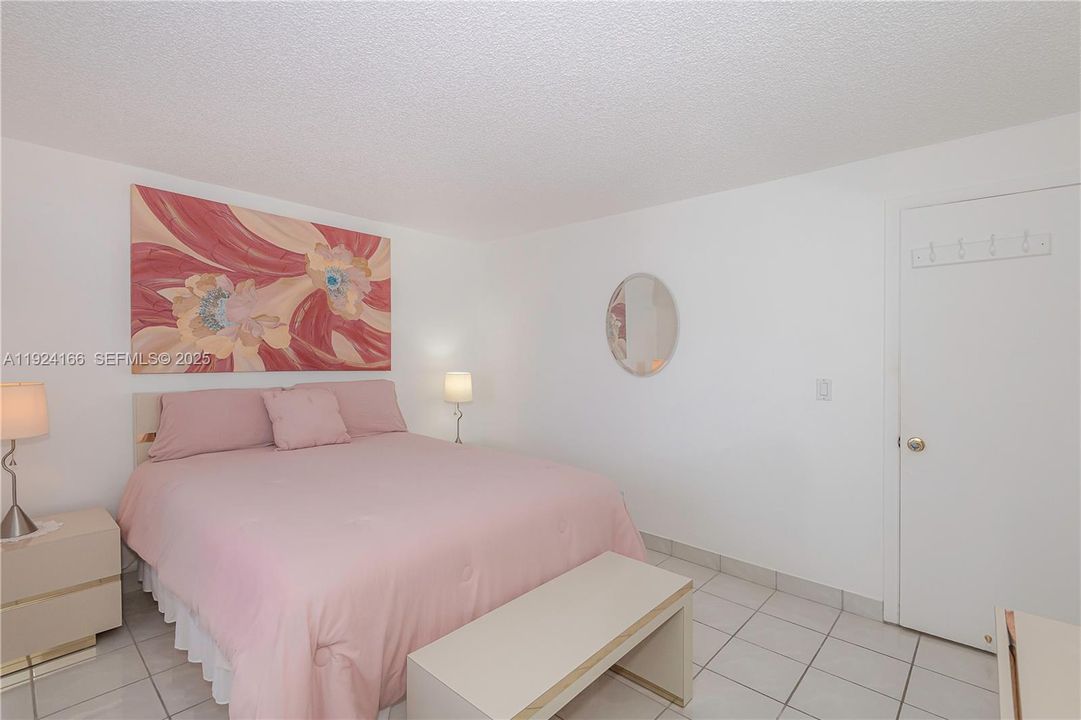 For Sale: $269,900 (2 beds, 2 baths, 1190 Square Feet)