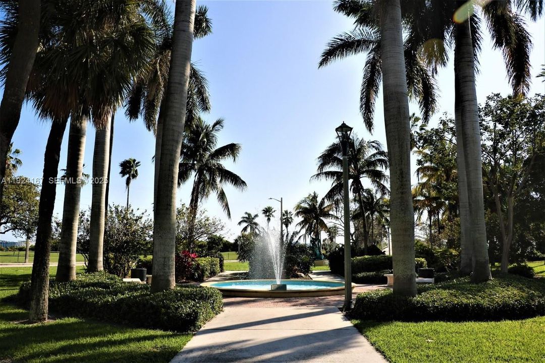 En Renta: $1,950 (2 camas, 2 baños, 815 Pies cuadrados)