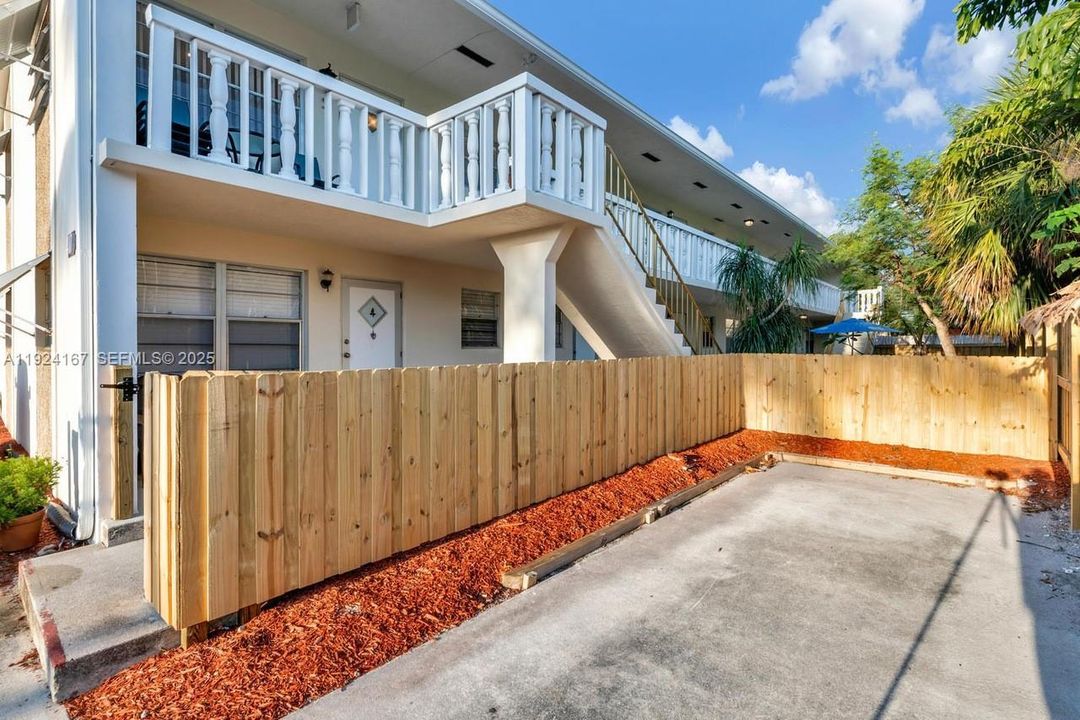 En Renta: $1,950 (2 camas, 2 baños, 815 Pies cuadrados)