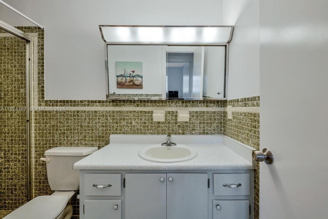 En Renta: $1,950 (2 camas, 2 baños, 815 Pies cuadrados)