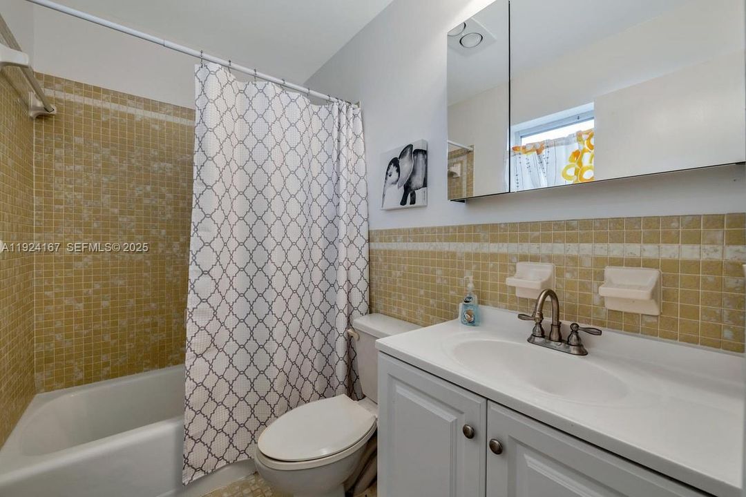 En Renta: $1,950 (2 camas, 2 baños, 815 Pies cuadrados)