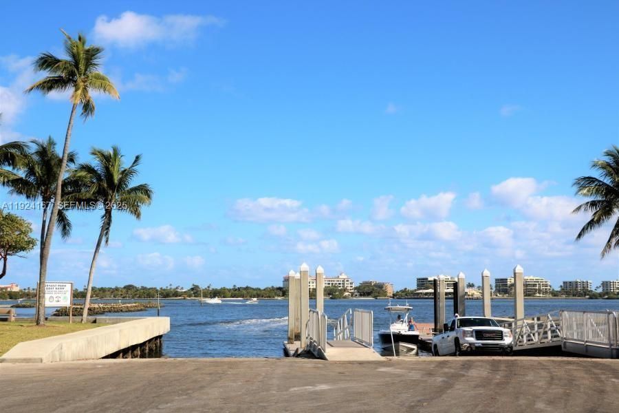 En Renta: $1,950 (2 camas, 2 baños, 815 Pies cuadrados)