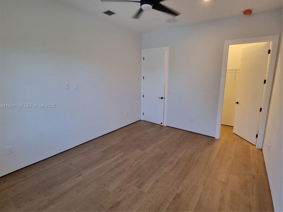 For Rent: $3,995 (3 beds, 2 baths, 1607 Square Feet)