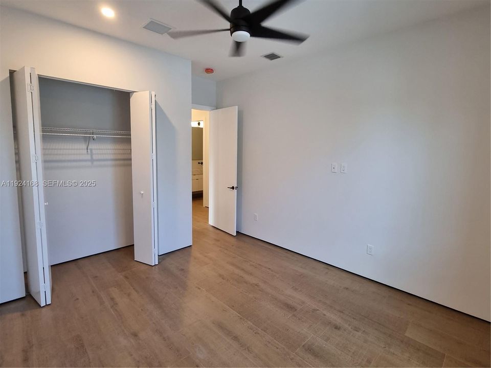 For Rent: $3,995 (3 beds, 2 baths, 1607 Square Feet)