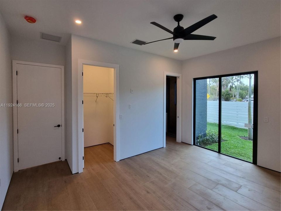 For Rent: $3,995 (3 beds, 2 baths, 1607 Square Feet)