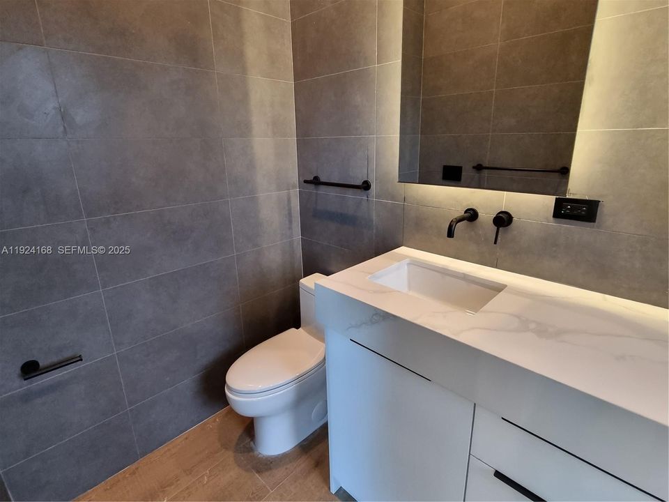 For Rent: $3,995 (3 beds, 2 baths, 1607 Square Feet)