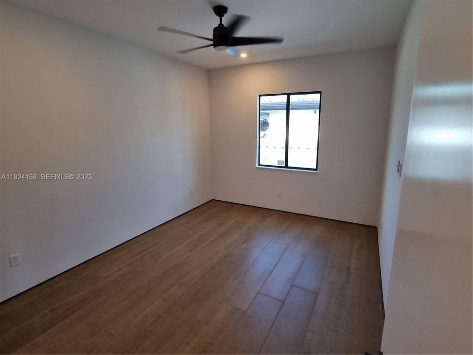 For Rent: $3,995 (3 beds, 2 baths, 1607 Square Feet)
