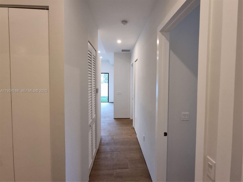 For Rent: $3,995 (3 beds, 2 baths, 1607 Square Feet)