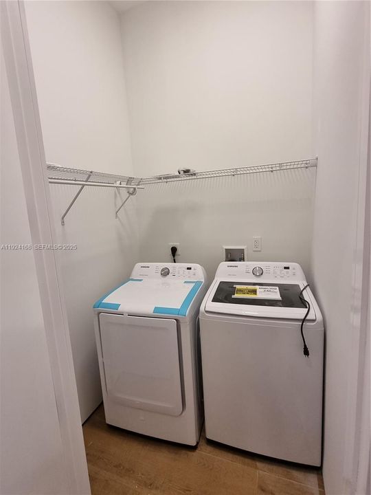 For Rent: $3,995 (3 beds, 2 baths, 1607 Square Feet)