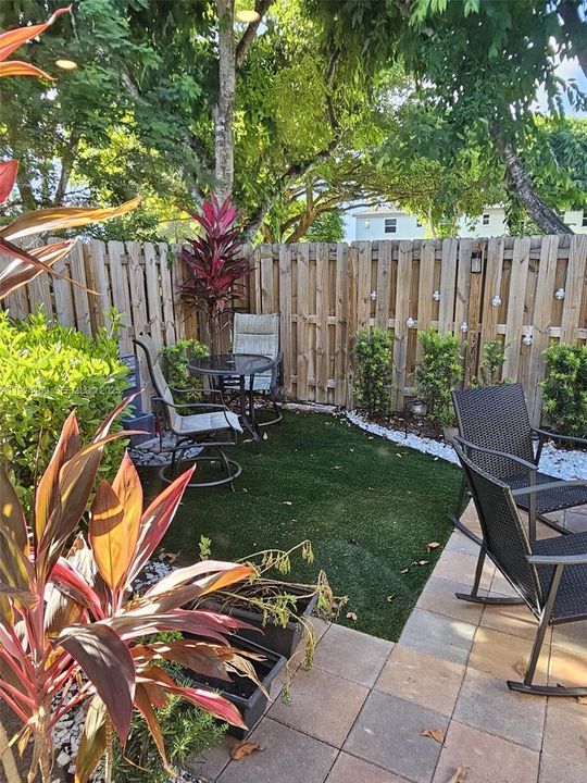 For Rent: $2,700 (3 beds, 2 baths, 1483 Square Feet)