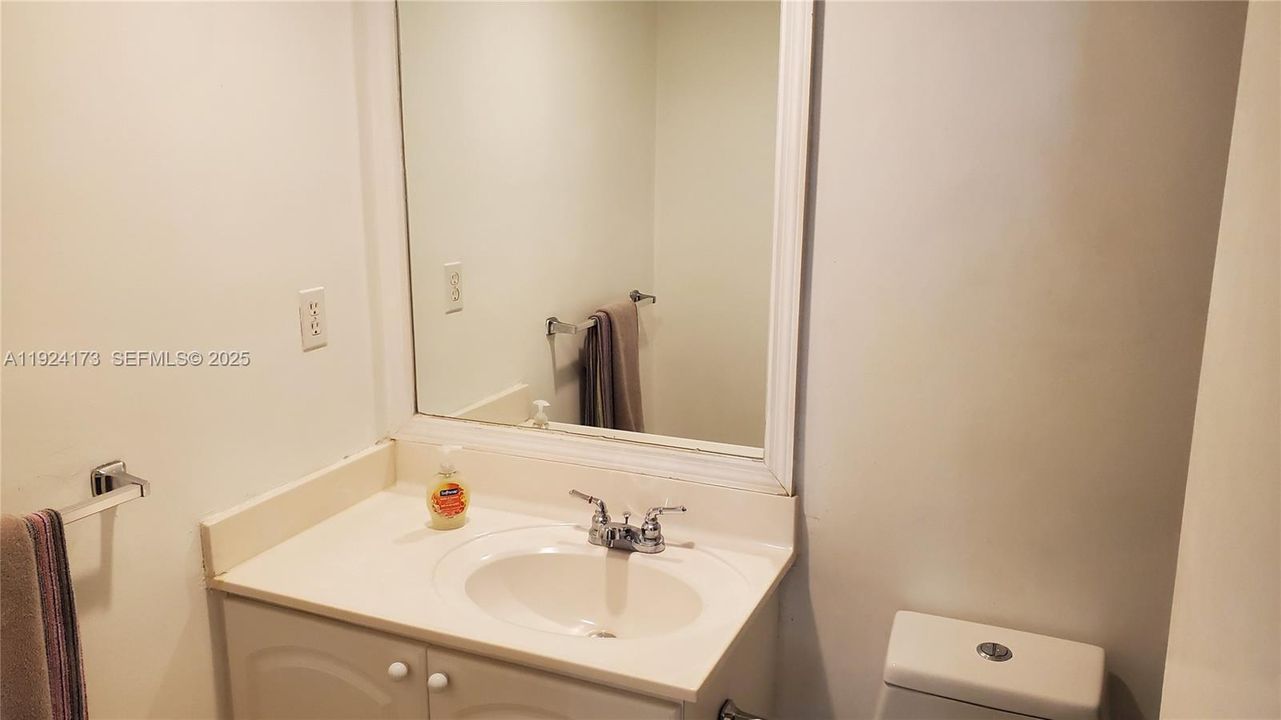 На продажу: $399,000 (1 спален, 1 ванн, 874 Квадратных фут)