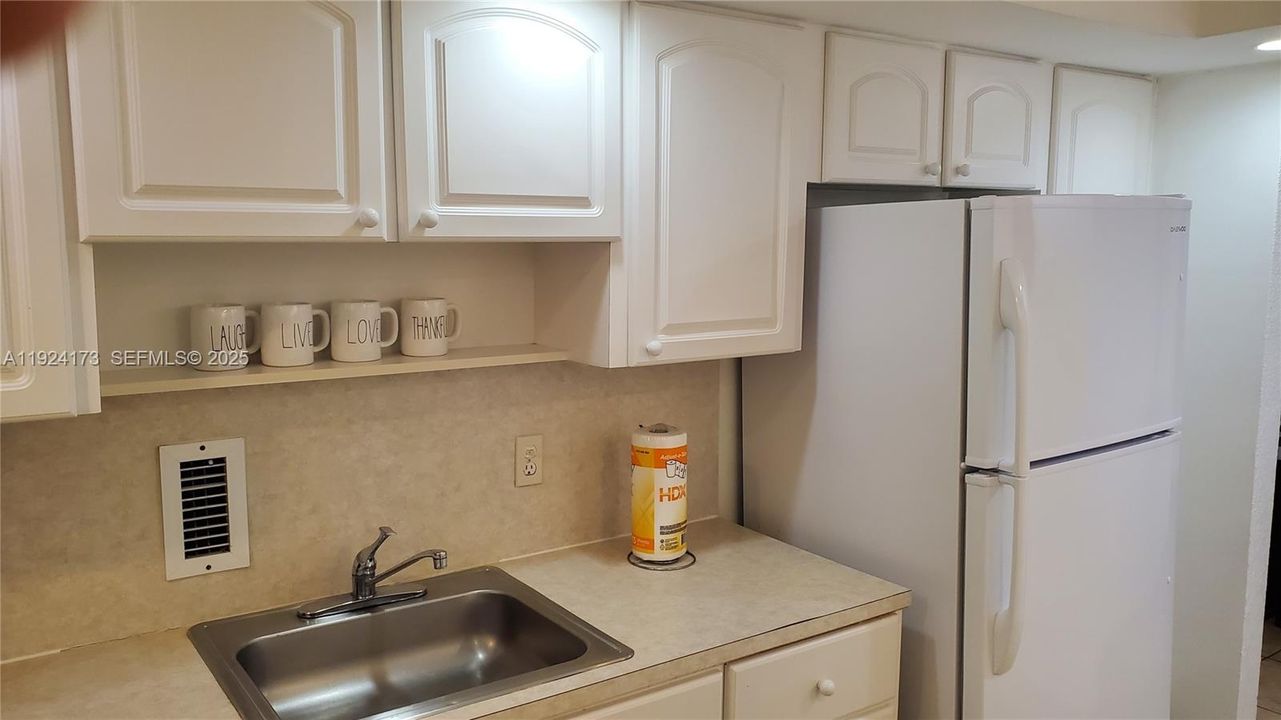 На продажу: $399,000 (1 спален, 1 ванн, 874 Квадратных фут)