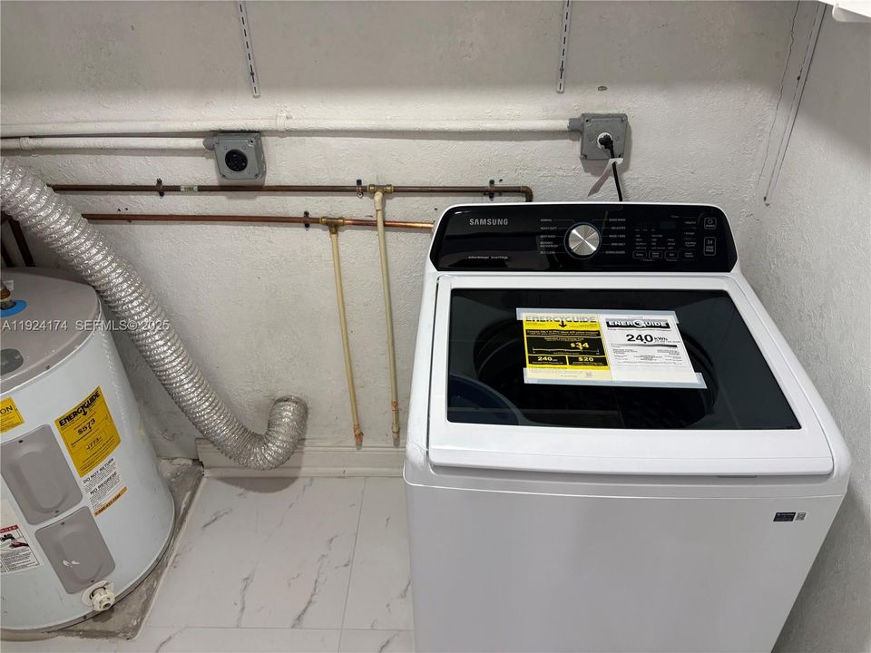 For Rent: $3,199 (4 beds, 2 baths, 1720 Square Feet)