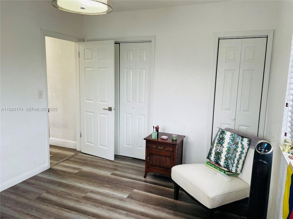 For Rent: $3,199 (4 beds, 2 baths, 1720 Square Feet)