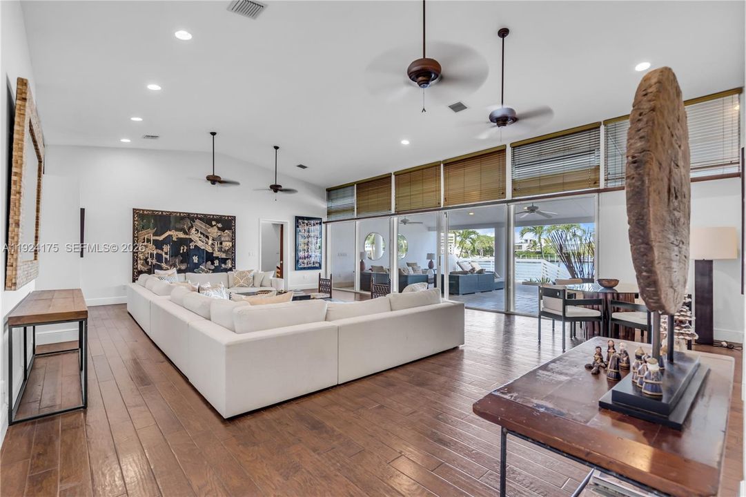 Active With Contract: $15,500,000 (4 beds, 4 baths, 4290 Square Feet)