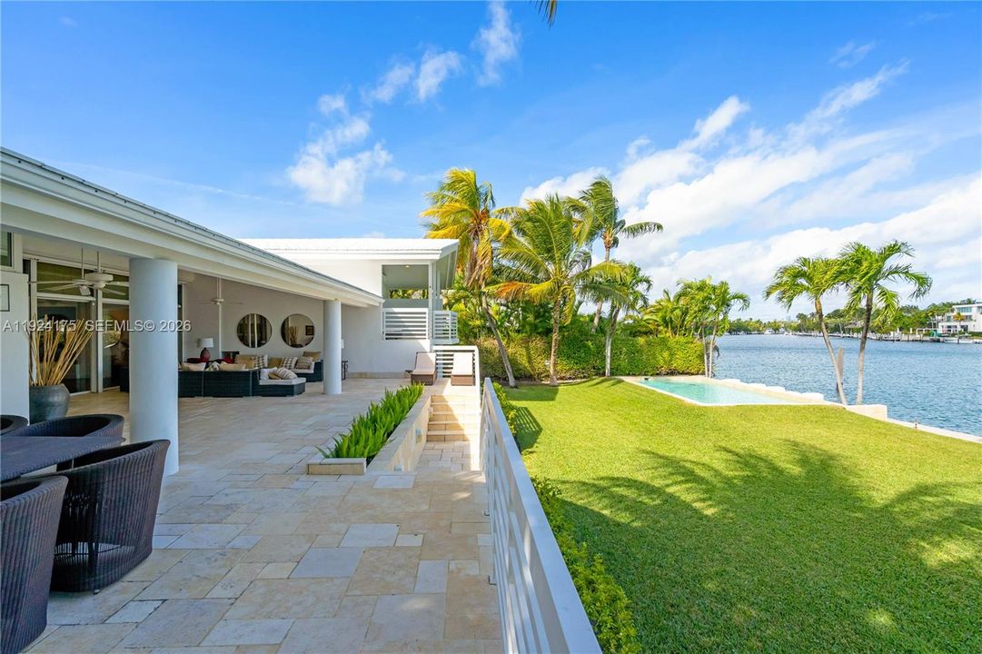 Active With Contract: $15,500,000 (4 beds, 4 baths, 4290 Square Feet)