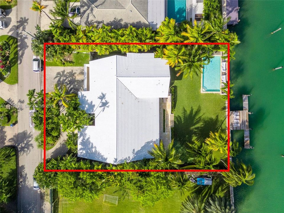 Active With Contract: $15,500,000 (4 beds, 4 baths, 4290 Square Feet)