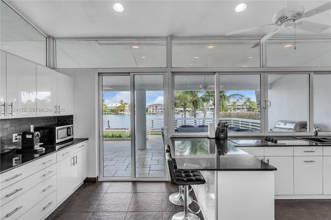 Active With Contract: $15,500,000 (4 beds, 4 baths, 4290 Square Feet)