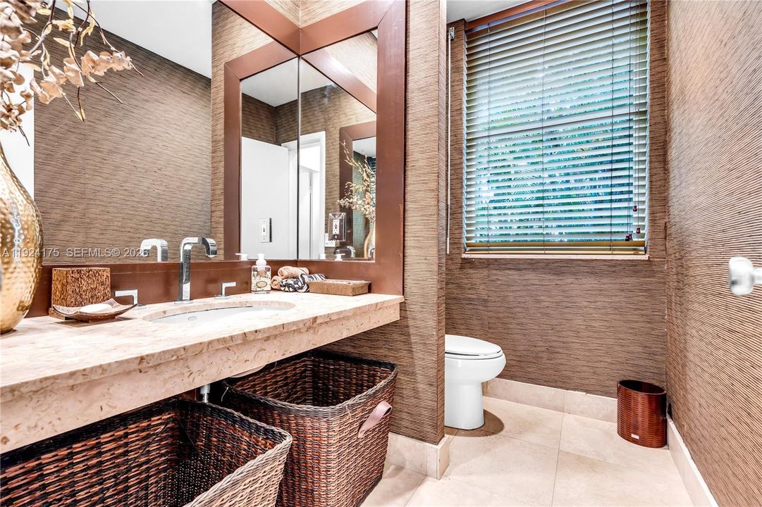 Active With Contract: $15,500,000 (4 beds, 4 baths, 4290 Square Feet)