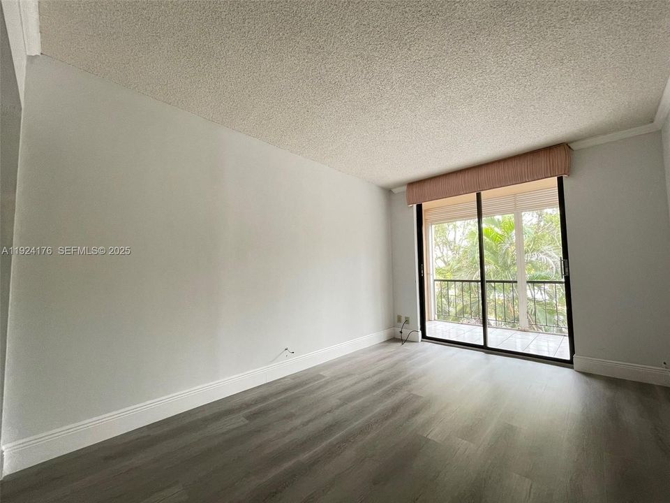 For Rent: $2,500 (2 beds, 2 baths, 1137 Square Feet)
