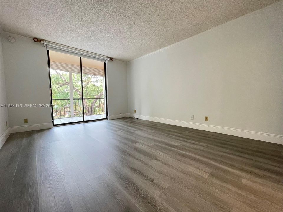 For Rent: $2,500 (2 beds, 2 baths, 1137 Square Feet)