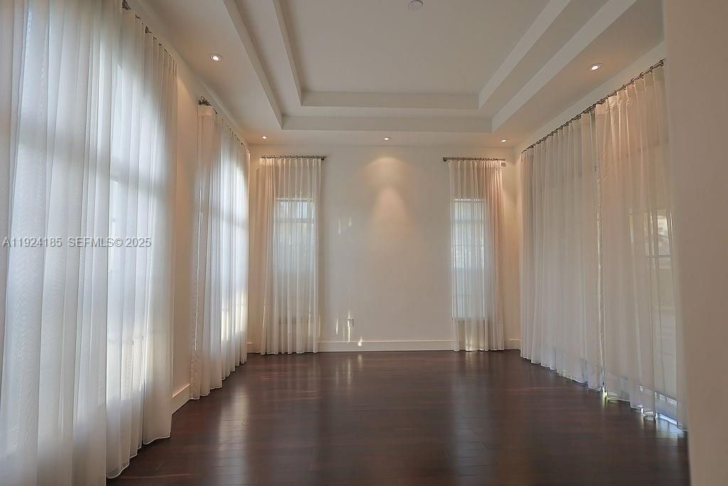 待售: $1,899,900 (5 贝兹, 4 浴室, 3590 平方英尺)