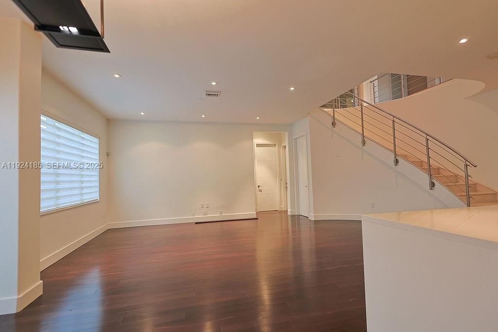 待售: $1,899,900 (5 贝兹, 4 浴室, 3590 平方英尺)