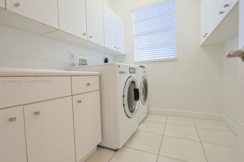 待售: $1,899,900 (5 贝兹, 4 浴室, 3590 平方英尺)