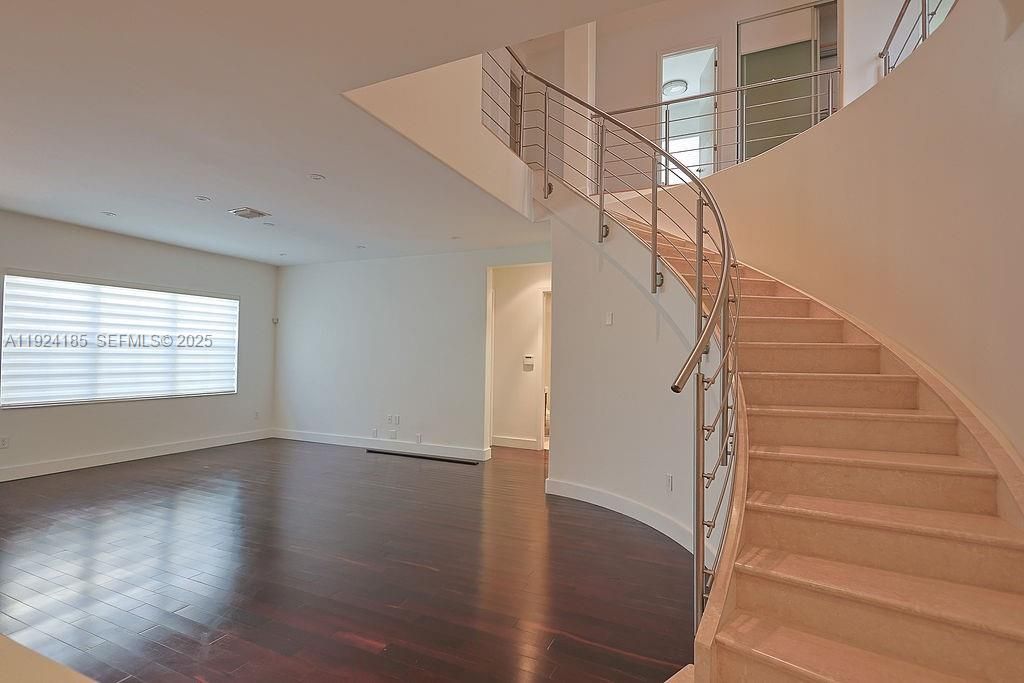 待售: $1,899,900 (5 贝兹, 4 浴室, 3590 平方英尺)