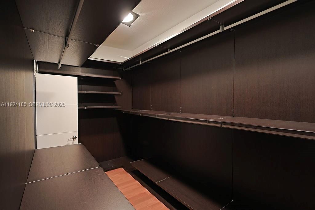 待售: $1,899,900 (5 贝兹, 4 浴室, 3590 平方英尺)