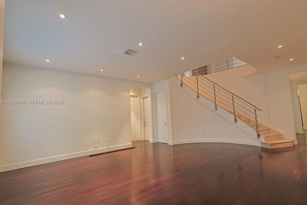 待售: $1,899,900 (5 贝兹, 4 浴室, 3590 平方英尺)