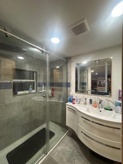 En Venta: $85,000 (3 camas, 3 baños, 660 Pies cuadrados)