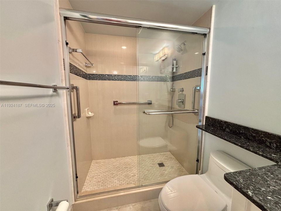 На продажу: $749,000 (2 спален, 2 ванн, 1173 Квадратных фут)