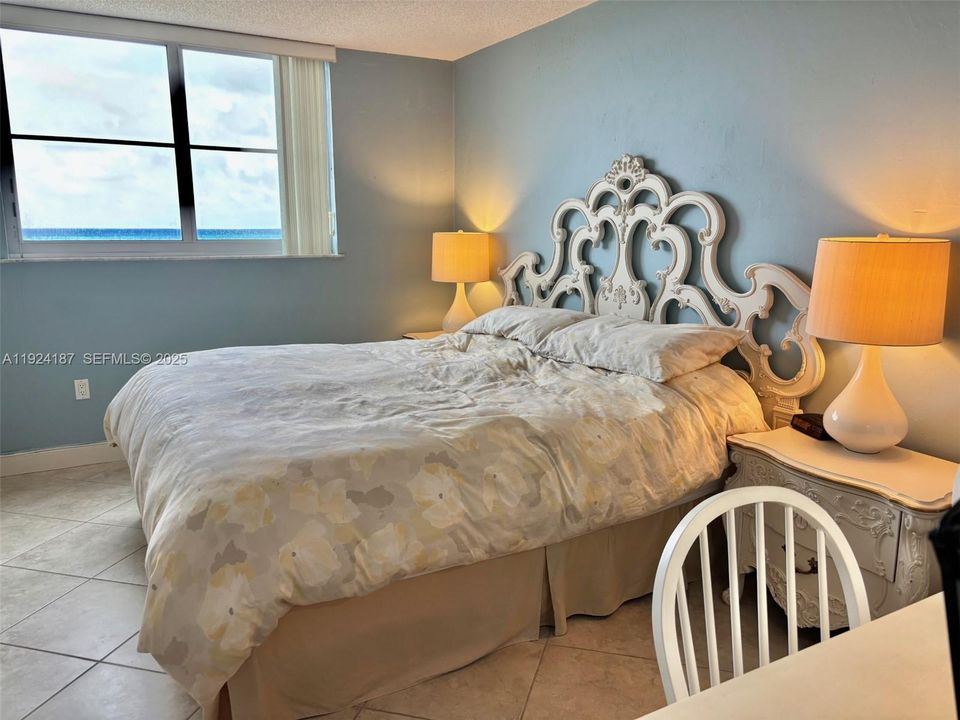 На продажу: $749,000 (2 спален, 2 ванн, 1173 Квадратных фут)