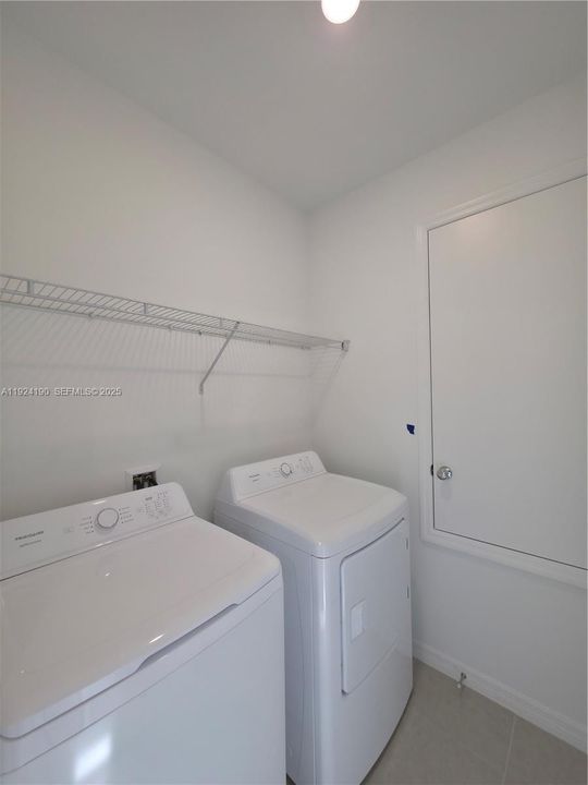 В аренду: $1,900 (3 спален, 2 ванн, 0 Квадратных фут)