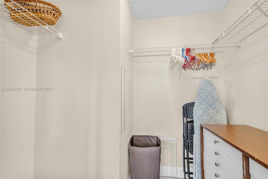 For Sale: $209,999 (2 beds, 2 baths, 1170 Square Feet)