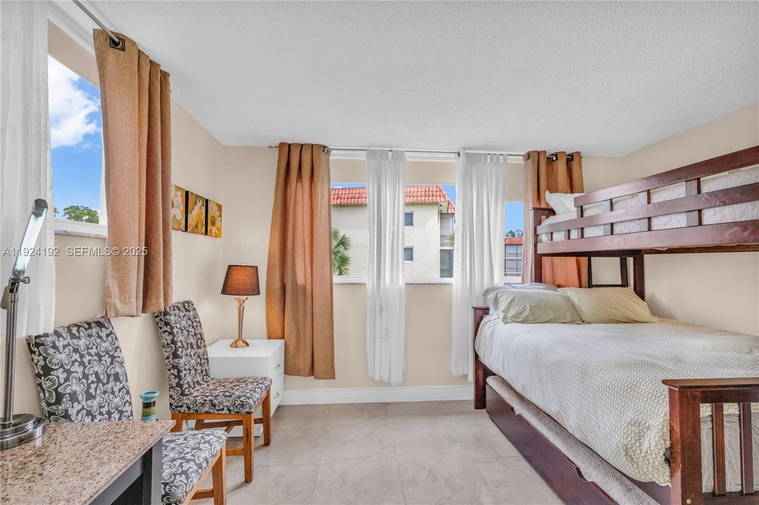 For Sale: $209,999 (2 beds, 2 baths, 1170 Square Feet)